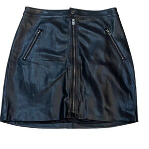 HOLLISTER brand faux leather mini skirt. Size M. NWT.